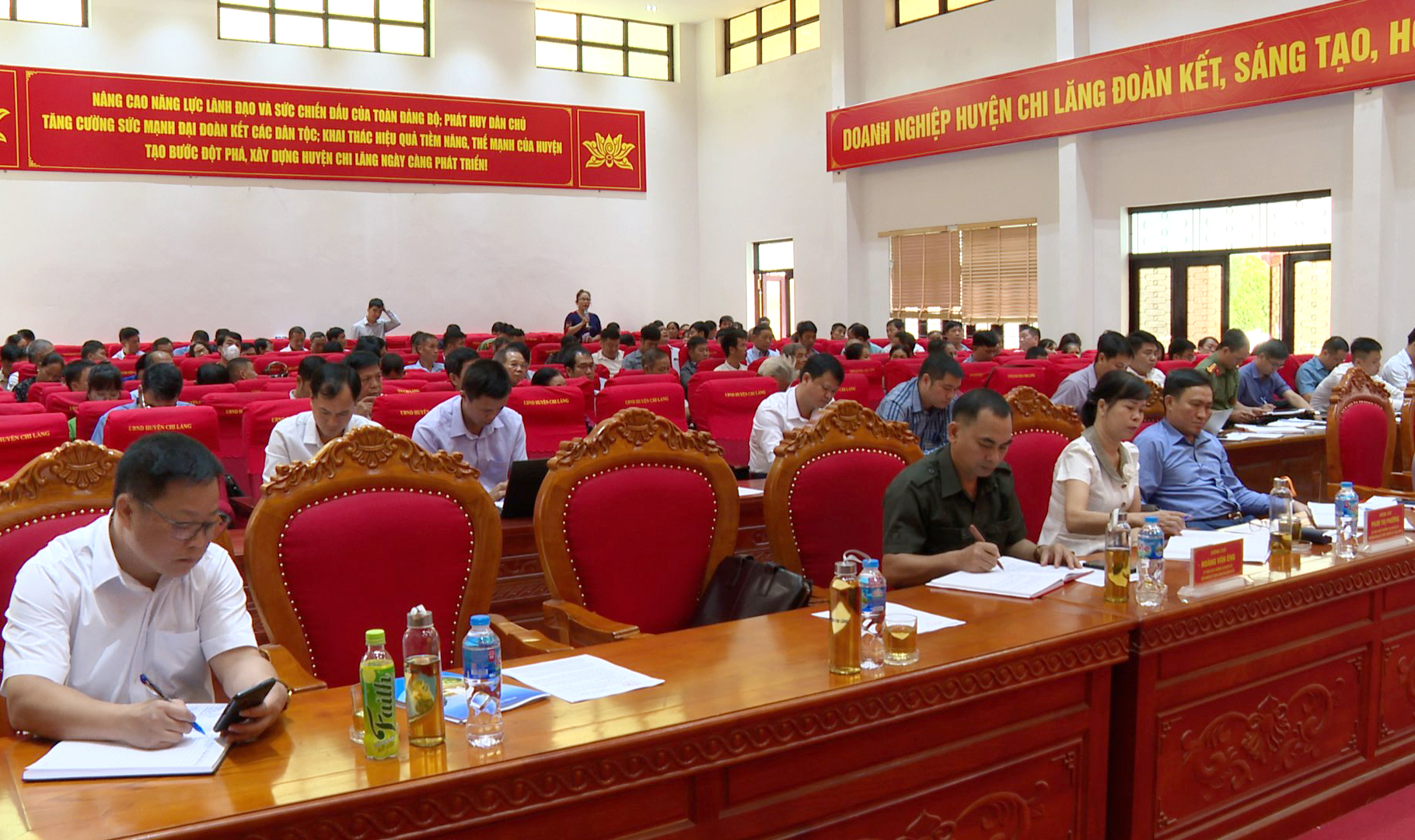 Toàn cảnh Hội nghị đối thoại lần 2 năm 2023, huyện Chi Lăng
